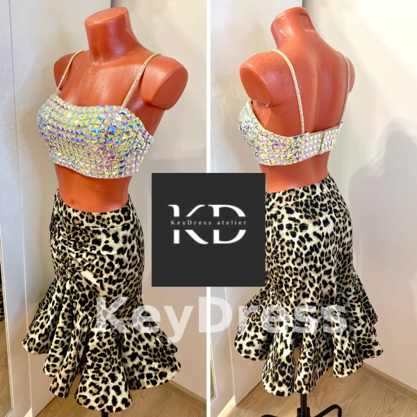 1094 Top+ leopard skirt