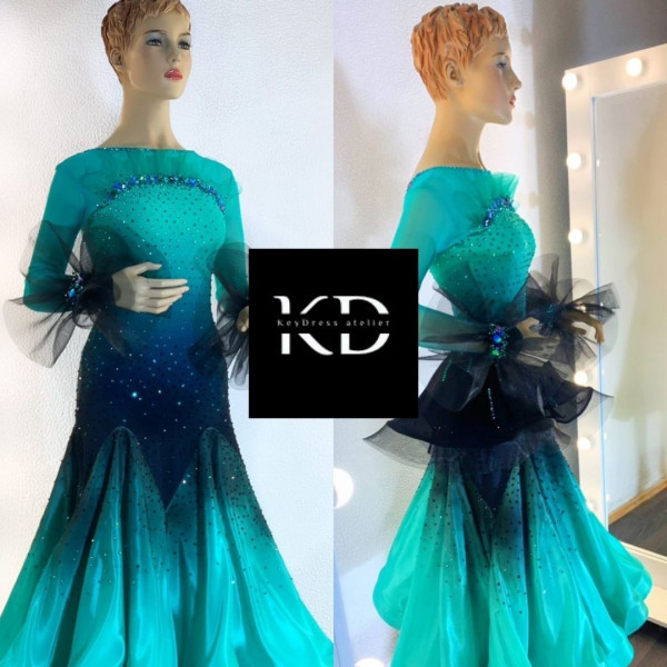 2020 Green-black ballroom dress
